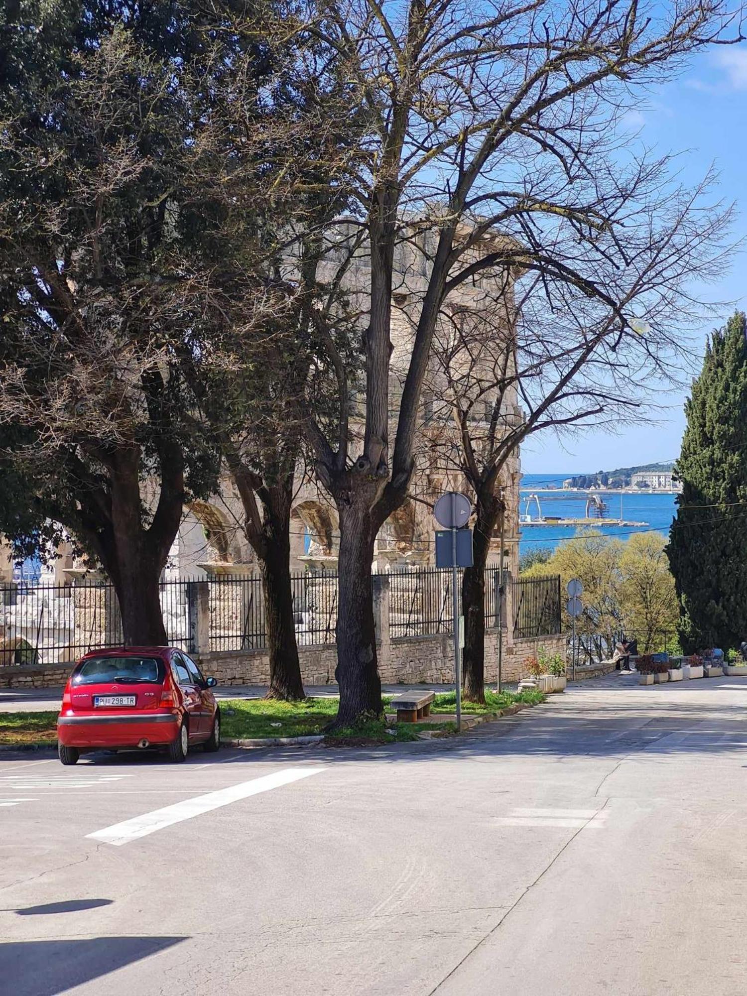 Atraktivan Stan U Blizini Pulske Arene !! Pula Exterior photo